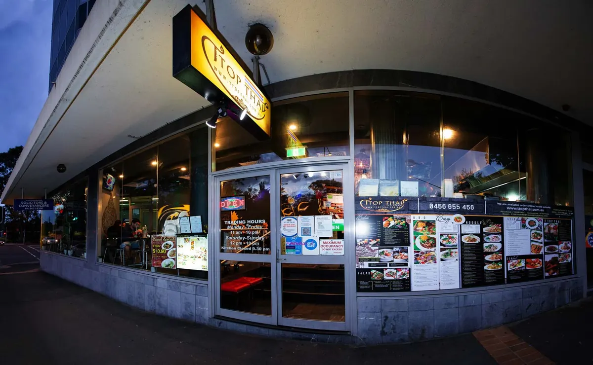 T Top Thai dining room
